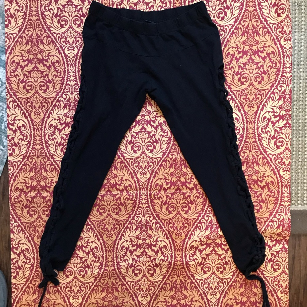 Jedzebel criss cross festival legging
